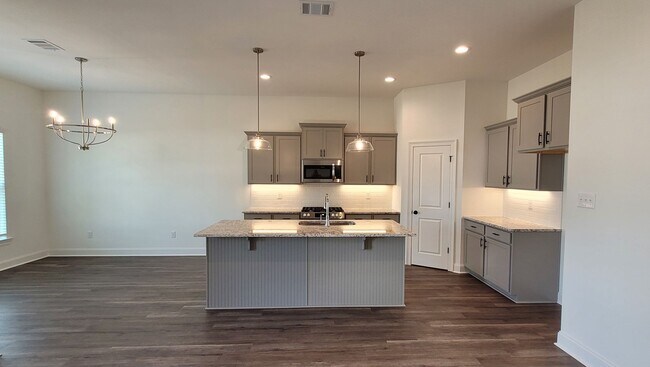 10443 Highpoint Dr in Denham Springs, LA - Building Photo - Building Photo