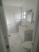 4991 SW 27th Ave in Fort Lauderdale, FL - Building Photo - Building Photo