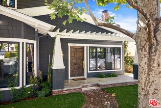 1203 N Poinsettia Pl in West Hollywood, CA - Building Photo - Building Photo