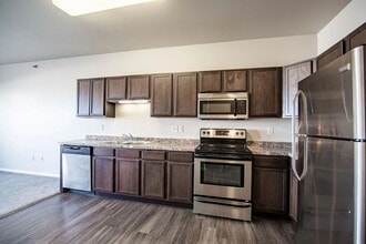 West Creek Crossing in West Fargo, ND - Foto de edificio - Building Photo