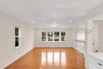 26250 39th Pl S in Kent, WA - Building Photo - Building Photo