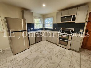 2504 W Cornwallis Dr in Greensboro, NC - Building Photo - Building Photo
