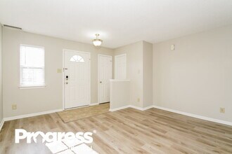 3012 Earlswood Ln in Indianapolis, IN - Foto de edificio - Building Photo