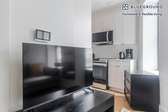 6 Avenue B in New York, NY - Building Photo - Building Photo