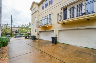 1610 Holman St in Houston, TX - Building Photo - Building Photo