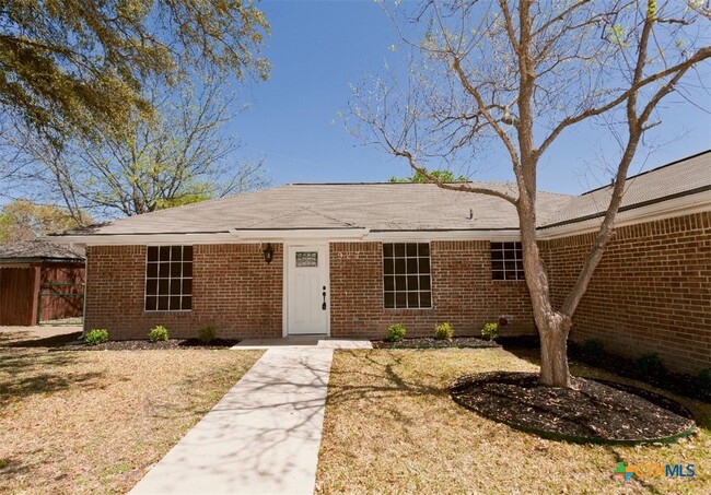 927 Lipan Dr in New Braunfels, TX - Building Photo - Building Photo