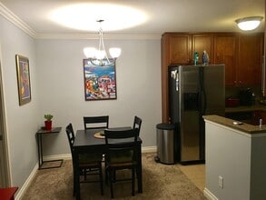 1756 Essex St, Unit 307 in San Diego, CA - Foto de edificio - Building Photo