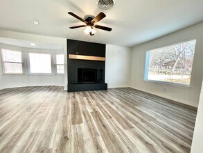 561 Mockingbird Ln in Kerrville, TX - Building Photo - Building Photo