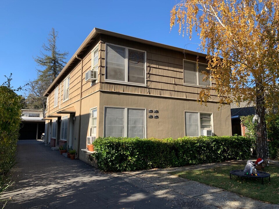 472 Margarita Ave, Unit 472 in Palo Alto, CA - Building Photo