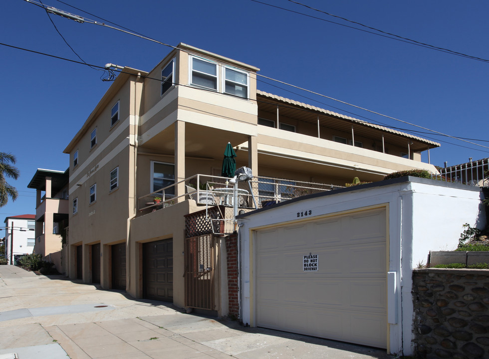 St. Jean Apartments in San Diego, CA - Building Photo