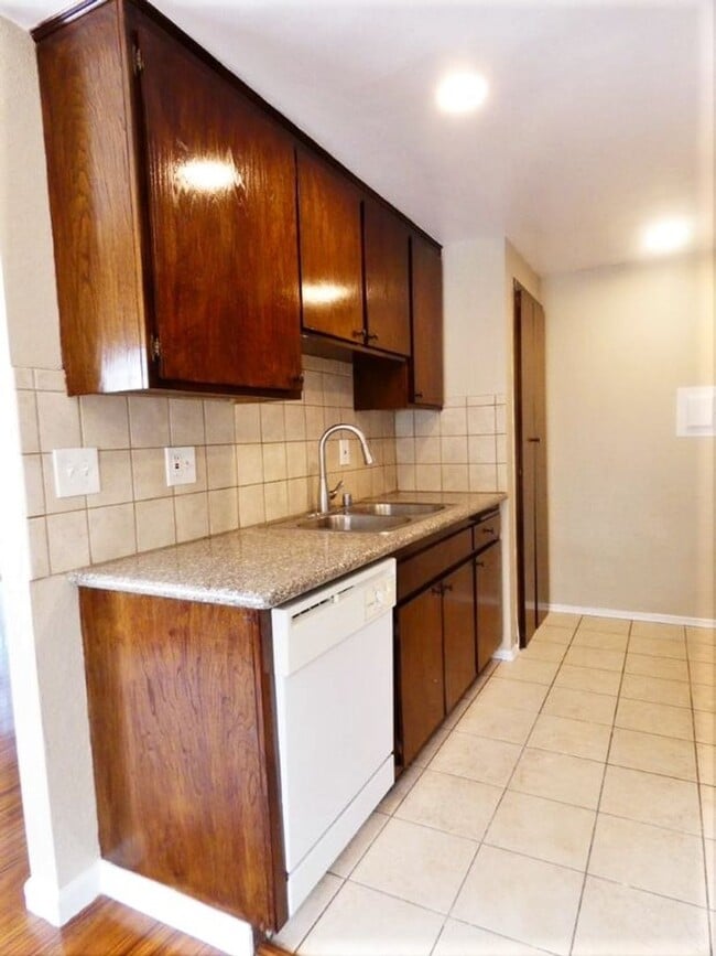 12458 Dawn Ln in Cerritos, CA - Foto de edificio - Building Photo