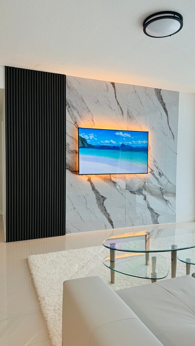 1111 SW 1st Ave, Unit 3416-N in Miami, FL - Building Photo - Building Photo