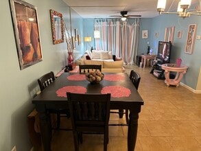 216 Glenview Blvd, Unit 102 in Daytona Beach, FL - Foto de edificio - Building Photo