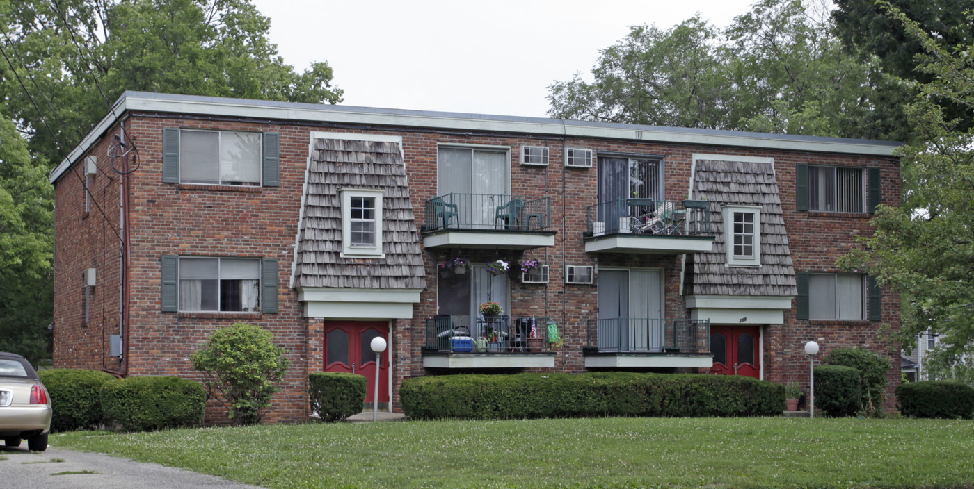 238 S Wayne Ave in Cincinnati, OH - Building Photo