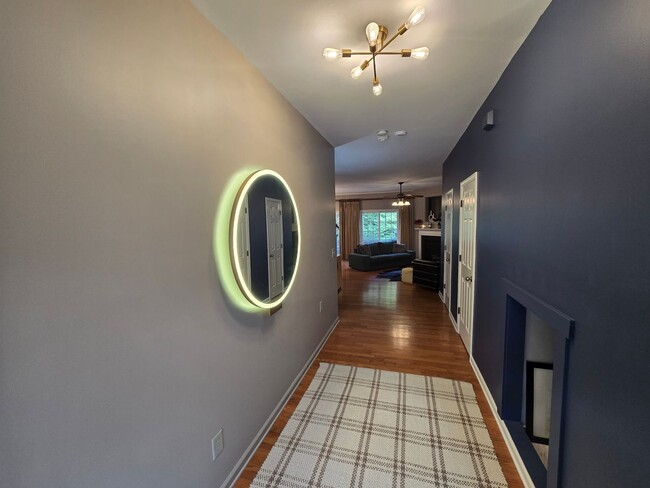 202 Storemont Way in Apex, NC - Building Photo - Building Photo
