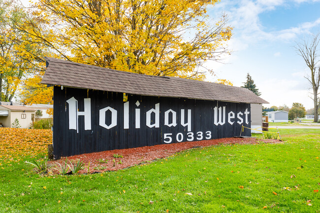 Holiday West in Belleville, MI - Building Photo - Building Photo