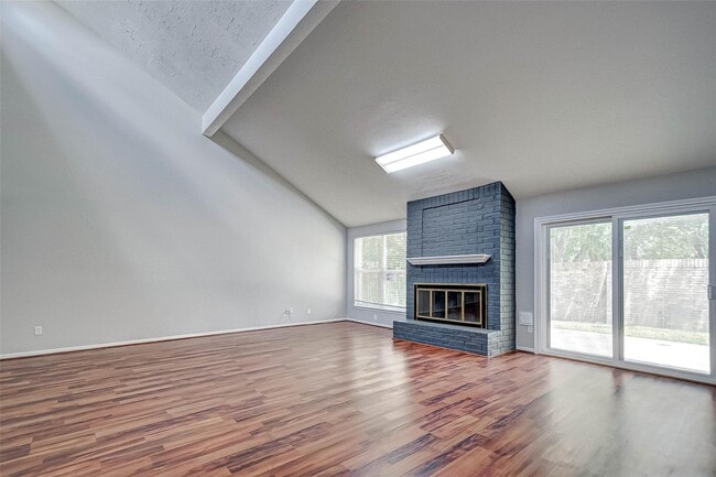 property at 2723 Colony Dr