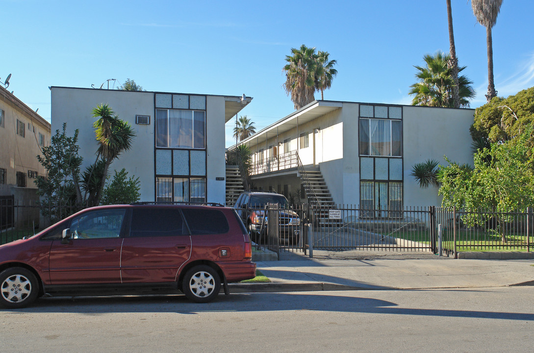 1319 S St Andrews Pl in Los Angeles, CA - Building Photo