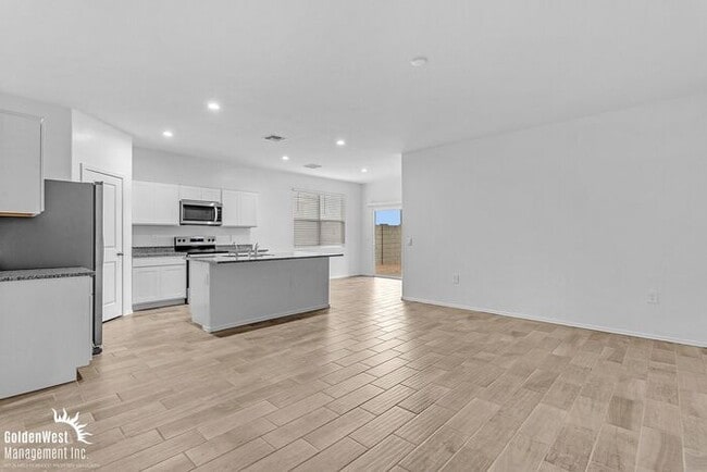 1343 W Hess Ave in Coolidge, AZ - Building Photo - Building Photo