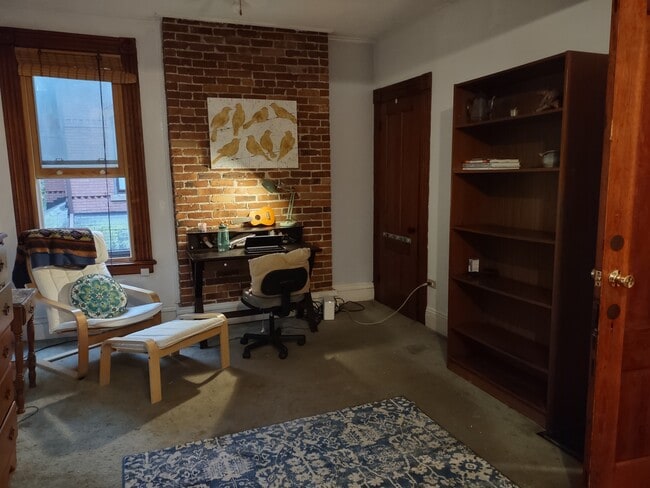 363 Laurel St, Unit Suite 1 in Hartford, CT - Building Photo - Building Photo