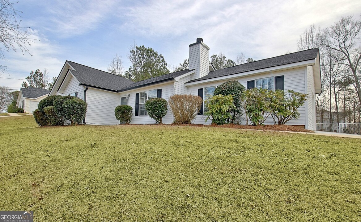 350 Cobbler Dr in Newnan, GA - Foto de edificio