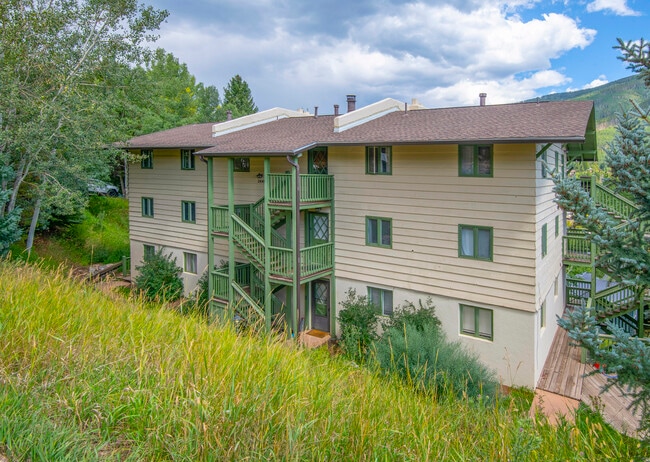 property at 2448 Garmisch Dr