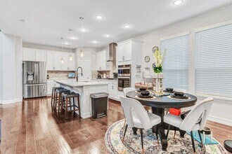 430 Pasco Rd in Garland, TX - Foto de edificio - Building Photo