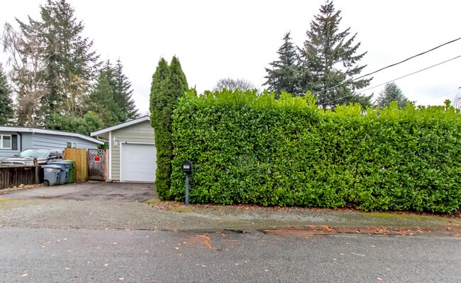 7414 21st St W in University Place, WA - Building Photo - Building Photo