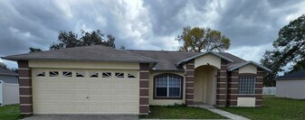 8420 Philatelic Dr in Spring Hill, FL - Building Photo