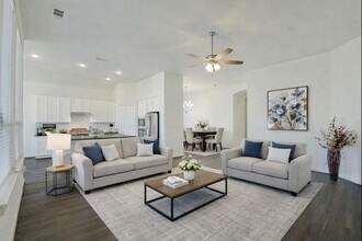 22600 Fountaingrass Ln in Lago Vista, TX - Building Photo - Building Photo