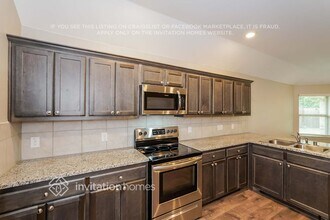 1532 Woodlake Dr in Waxahachie, TX - Foto de edificio - Building Photo