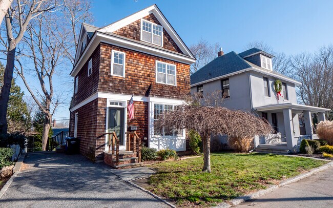 4 1/2 Kay Terrace in Newport, RI - Foto de edificio - Building Photo