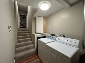 1432 Karluk St in Anchorage, AK - Building Photo - Building Photo