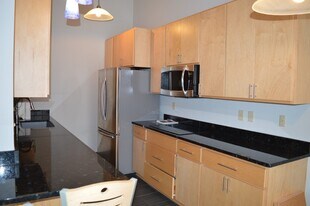 6245 Charing Cross Ln, Unit D in Middleton, WI - Building Photo