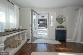 227 E Hathaway Ln in Havertown, PA - Building Photo - Building Photo