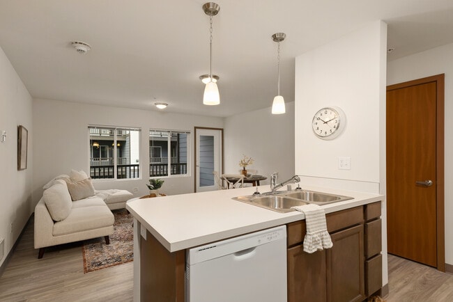 Four Pines Apartments in Burlington, WA - Foto de edificio - Building Photo