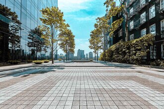 525 E 72nd St in New York, NY - Building Photo - Building Photo