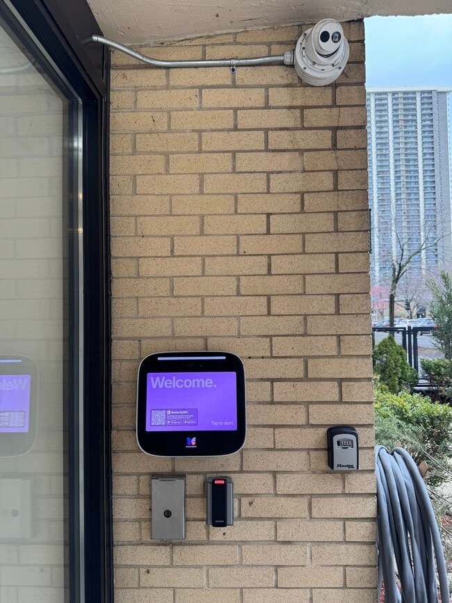 5906 N Sheridan Rd in Chicago, IL - Building Photo - Building Photo