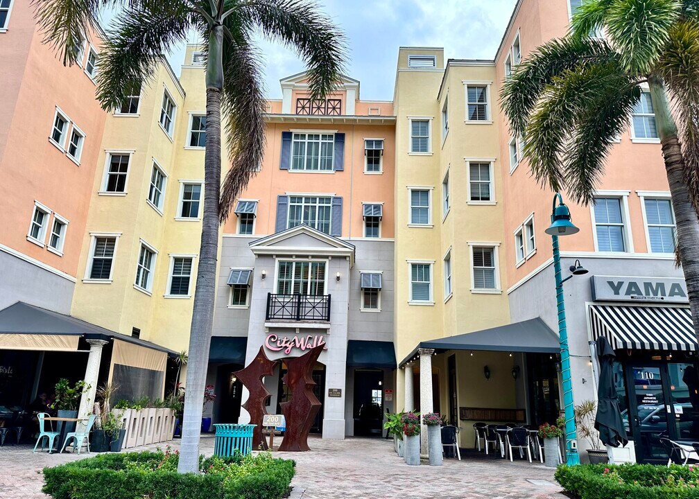 200 NE 2nd Ave in Delray Beach, FL - Building Photo