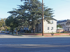 1919 W Victory Blvd in Burbank, CA - Building Photo - Building Photo