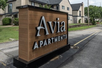 Avia Apartments in Tulsa, OK - Building Photo - Building Photo