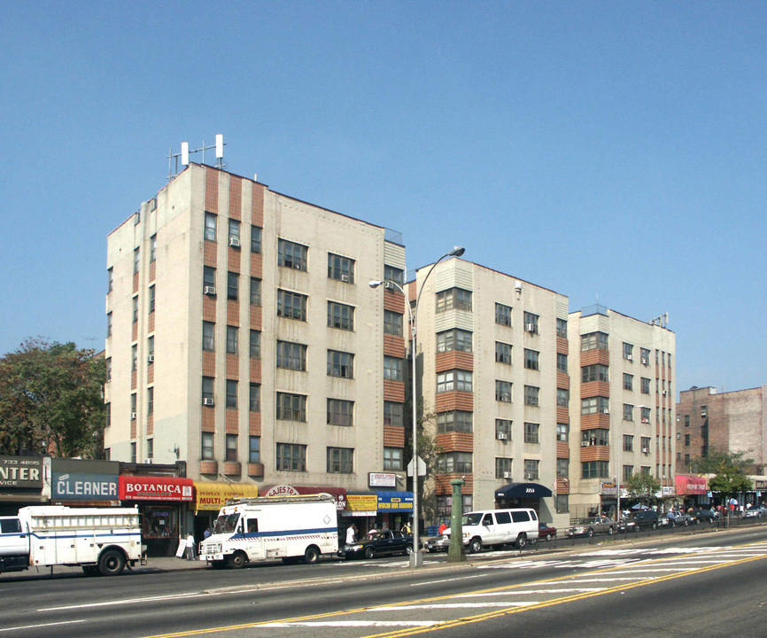 2255 Grand Concourse in Bronx, NY - Building Photo