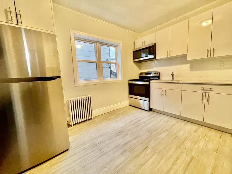 230 Main St in Eastchester, NY - Foto de edificio