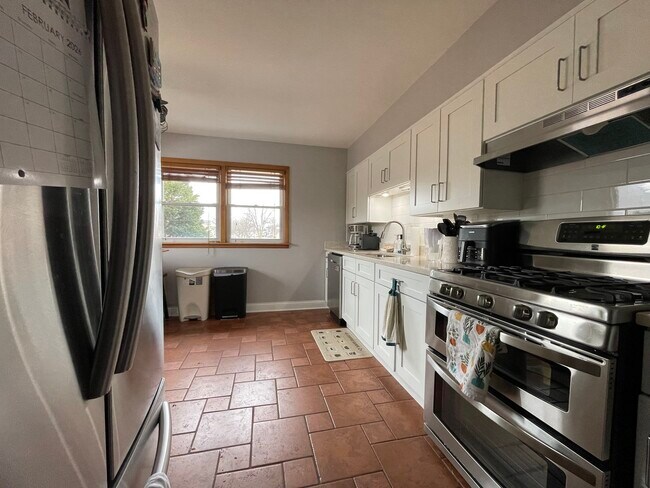 7843 W Gunnison St in Norridge, IL - Building Photo - Building Photo