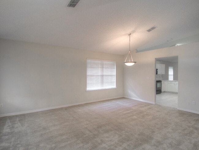 7317 Ironside Dr E in Jacksonville, FL - Foto de edificio - Building Photo