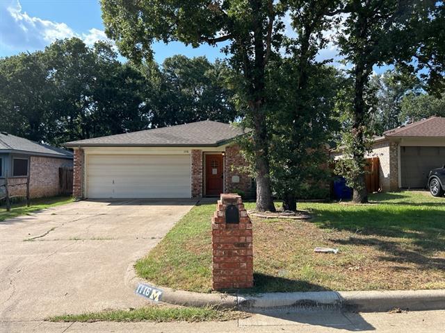 1116 Hidden Creek Dr in Mansfield, TX - Building Photo