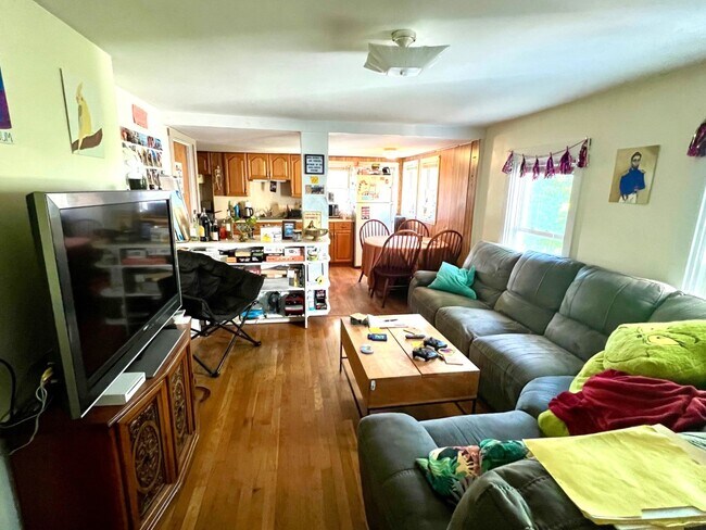 28A Cherry St, Unit 2