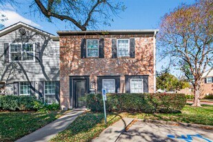 14381 Still Meadow Dr in Houston, TX - Building Photo