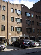 61 Cooper St in New York, NY - Building Photo - Building Photo