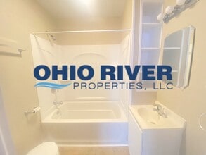 354 W 40th St in Shadyside, OH - Building Photo - Building Photo